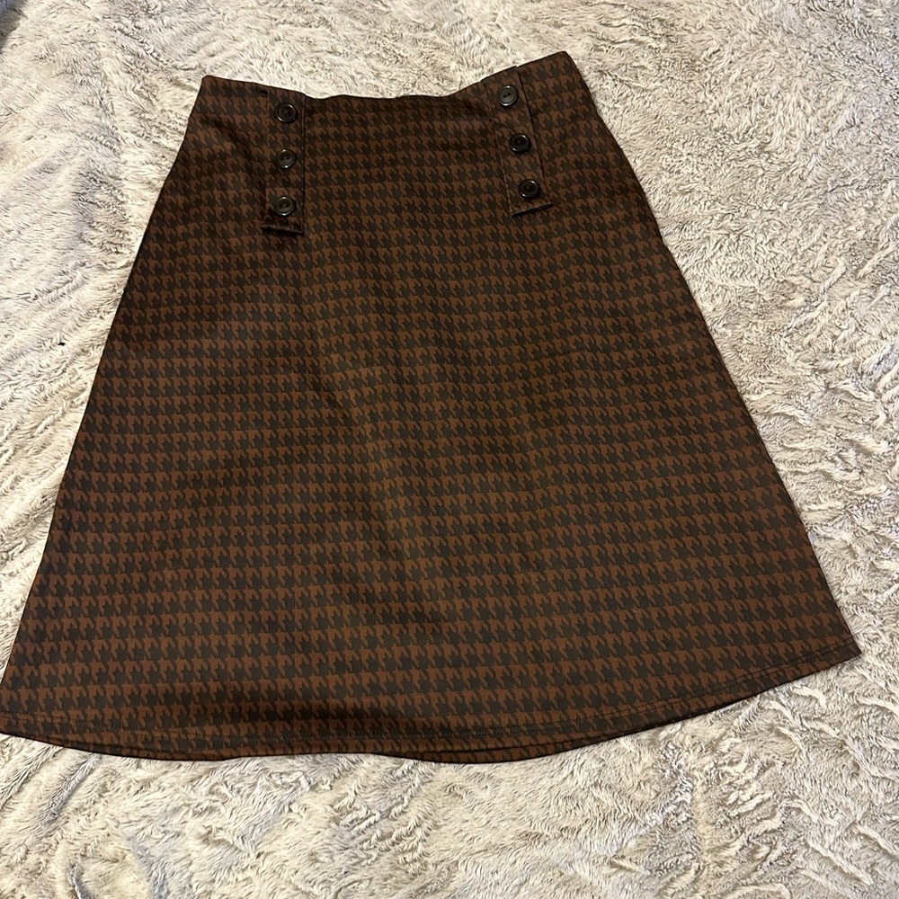 Cute business casual houndstooth skirt